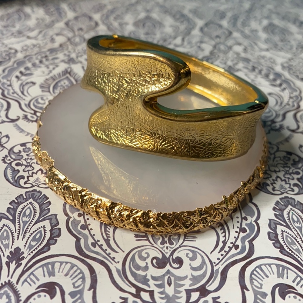Vintage Gold Tone Bangle Bracelet